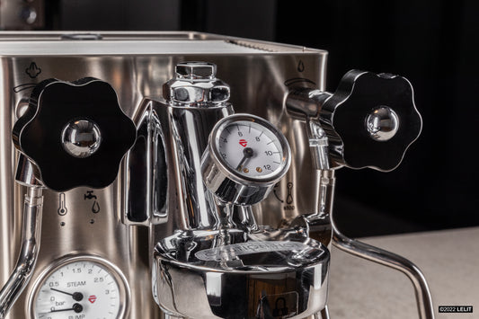 COFFEE_Still_life_PL62X-PLA2400HnDJAAAaJOszN